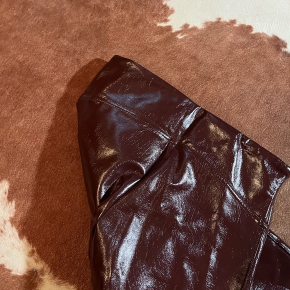 Spanx new with tag faux leather Ruby red high rise legging
Size small - Picture 7 of 8